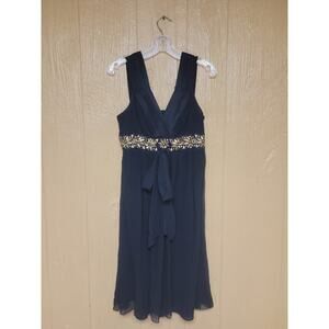 Banana Republic Dress Black Gold Embroidery sz 6 Pleated Lined V Neck 100% Silk